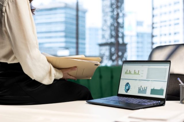 משלמות על חירות כלכלית - כמה עולה לעשות הסכם ממון?